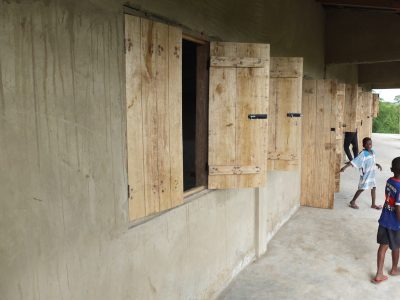 Fensterläden im Rohbau