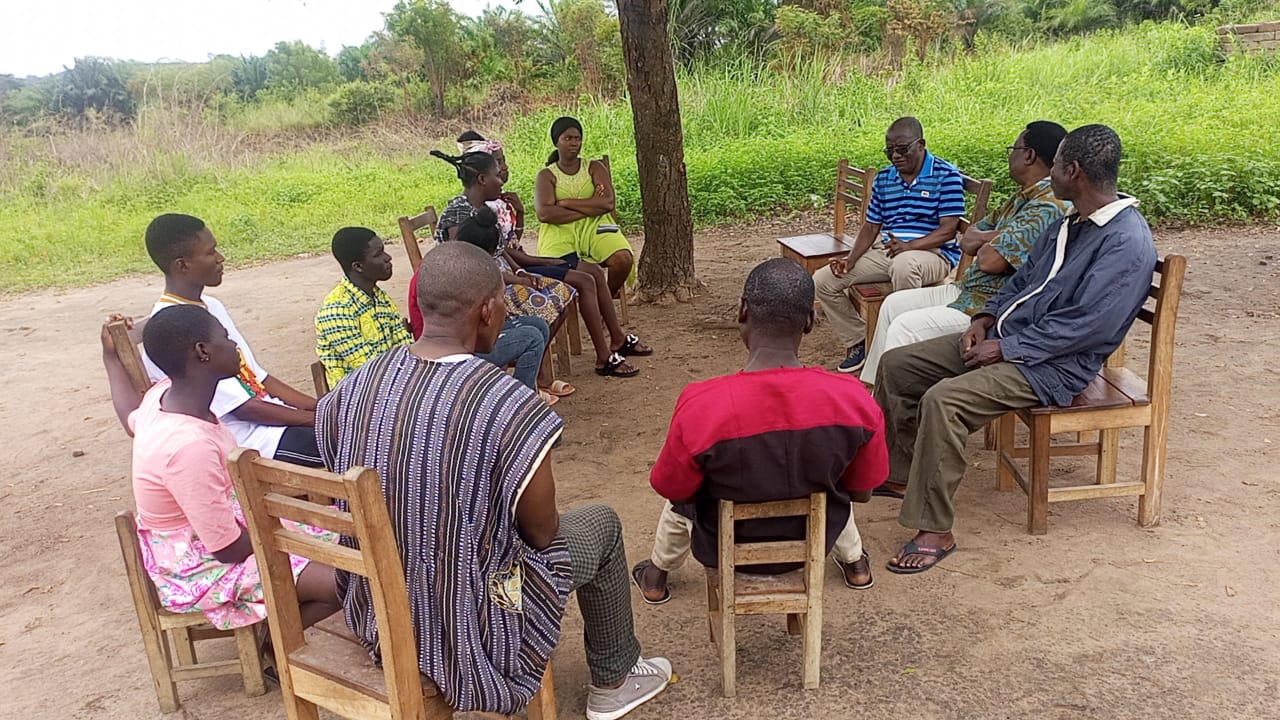 Treffen der Lehrerinnen und Lehrer mit einem Vertreter der Schulverwaltung der Volta-Region